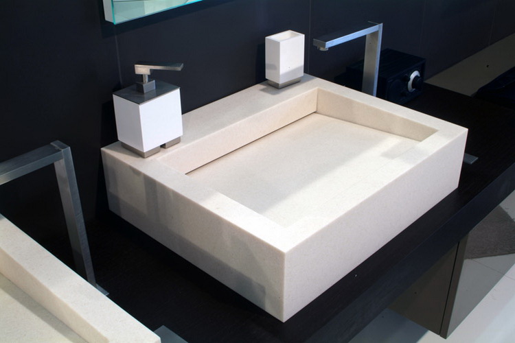 Данные раковины для ванной комнаты изготавливаются из пластичной массы, имеющей в своем составе полиэфирную или акриловую смолу